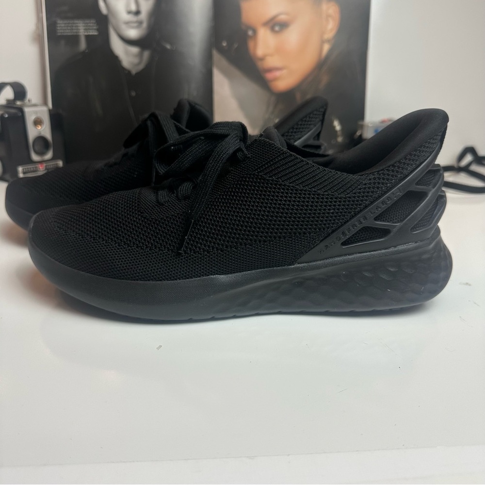 Kizik Black Sneakers